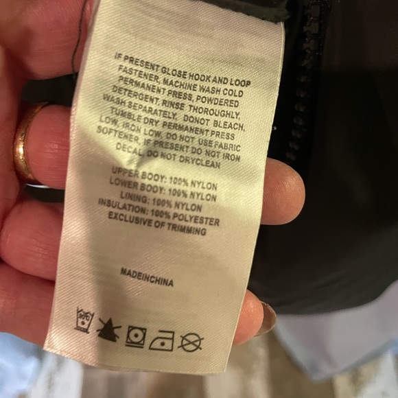 Valuker 2X EUC black winter coat with faux fur trim. Thigh length. Super warm. - Picture 5 of 10